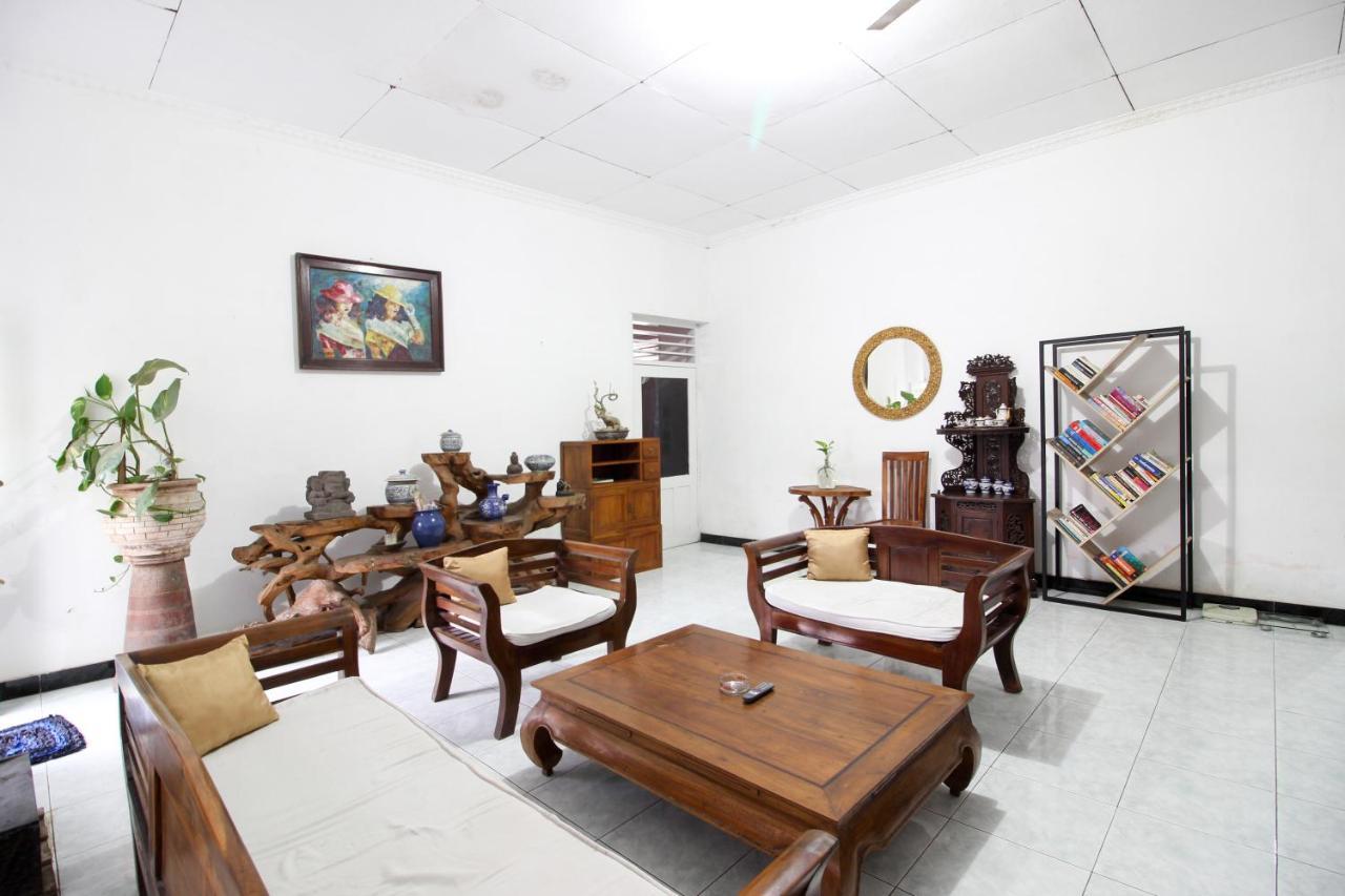 Salakan Reddoorz Near Rumah Sakit Wirosaban מראה חיצוני תמונה