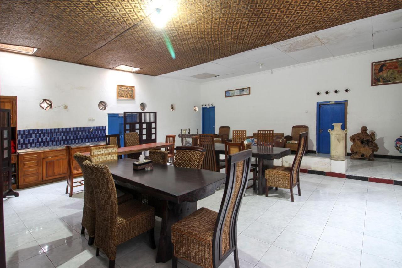 Salakan Reddoorz Near Rumah Sakit Wirosaban מראה חיצוני תמונה